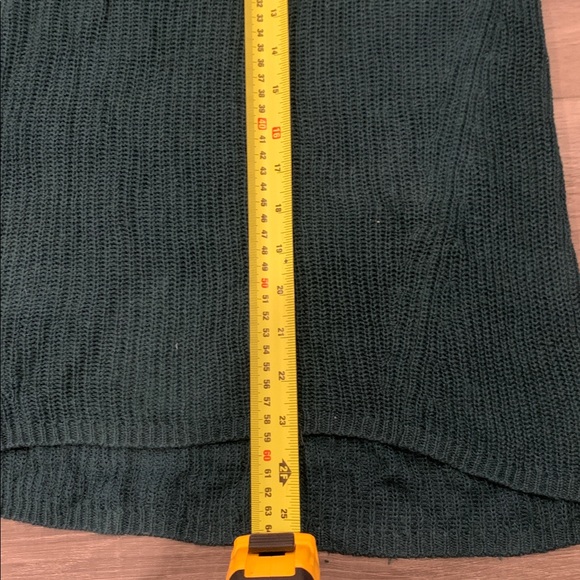 Aritzia Babaton "Jarrod" linen & silk green sweater (size XXS) - Picture 9 of 10